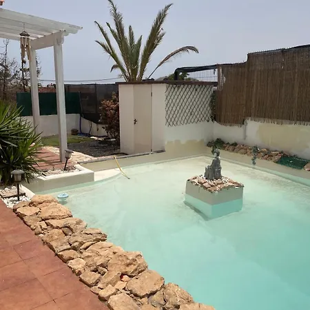 Aloha Con Piscina Vila Triquivijate